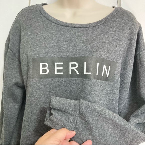 BERLIN Germany Gray Pullover Crewneck Sweatshirt by Atmosphere Womens Size 10 - Picture 6 of 14